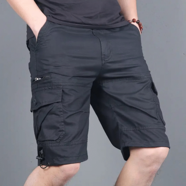 Dark gray men's outdoor hiking cotton cargo shorts with multiple pockets and streetwear design.